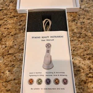 Facial rejuvenation wand